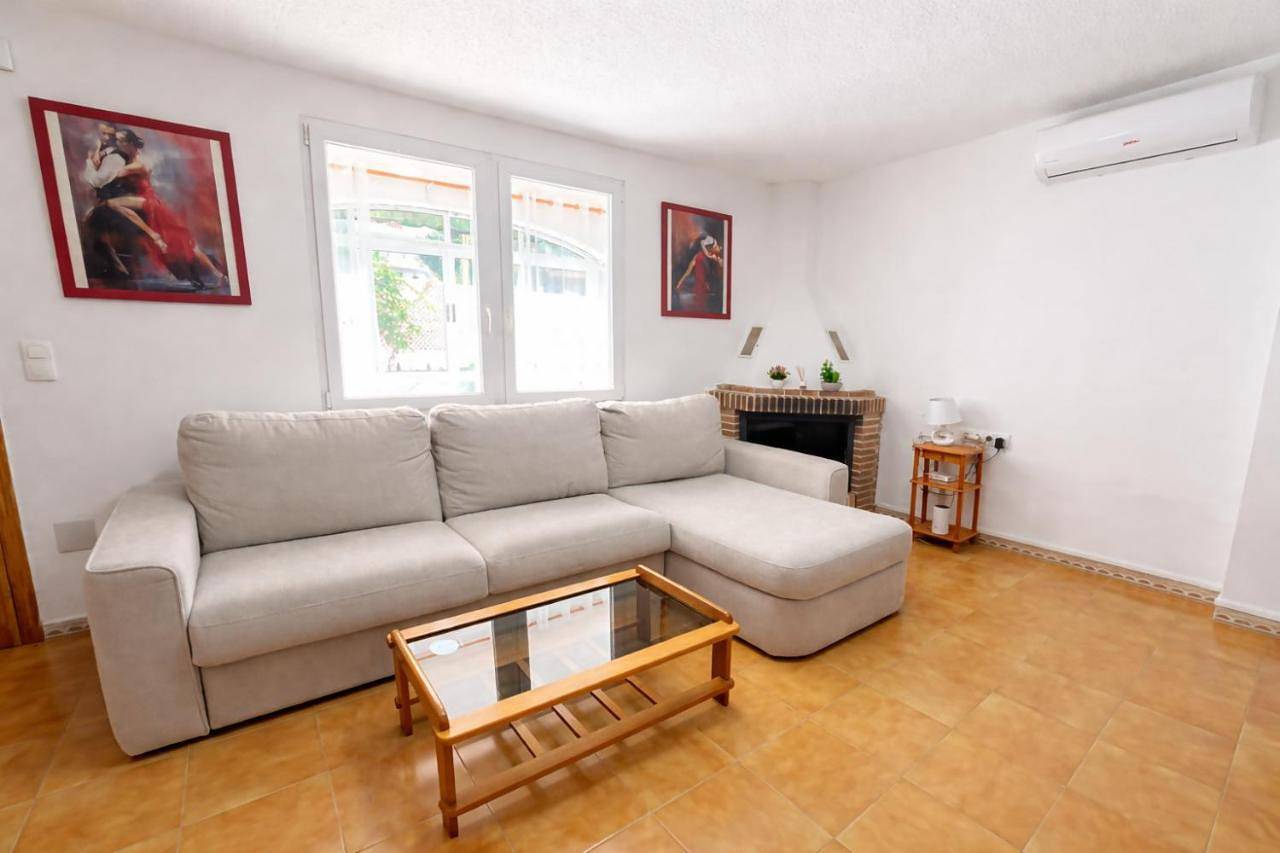 Ganze Wohnung, Two-Bedroom Apartment in Playa de La Mata (Torrevieja), Torrevieja