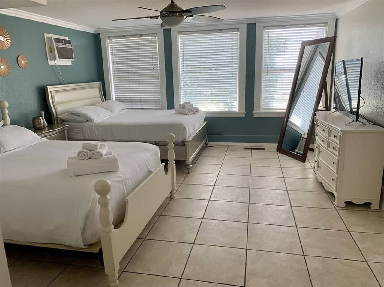 2330 B Comfy 2 bed dual master with Backyard in San Diego, San Diego County