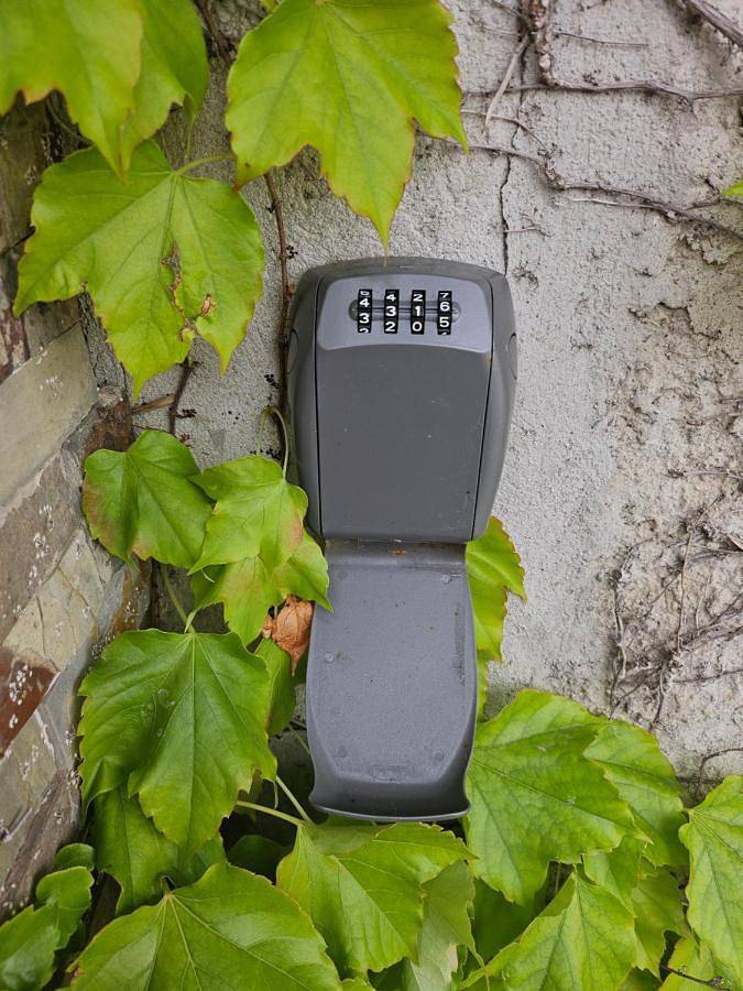 Location de vacances pour 12 personnes, avec vue ainsi que jardin et piscine à Ceyreste - 4