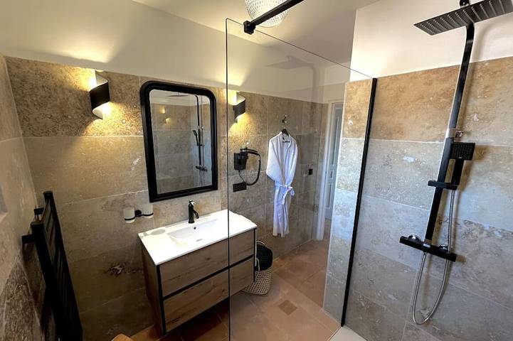 Location de vacances pour 6 personnes, avec balcon et jacuzzi, animaux acceptés à Cateri - 4