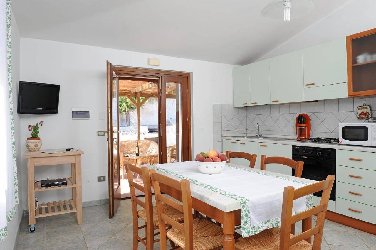 Ganze Wohnung, Two-Bedroom Apartment in Magomadas, Planargia