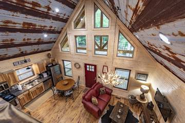 Log Cabin for 4 Guests in Alabama, Picture 2