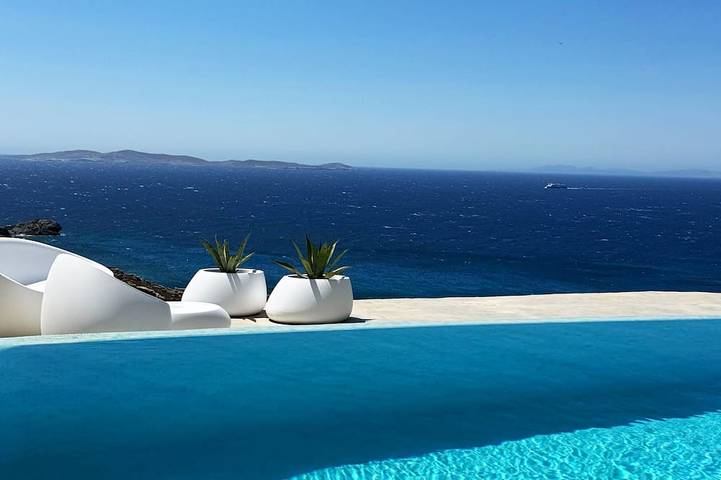 Villa for 10 people, with balcony and garden in Agios Stefanos
