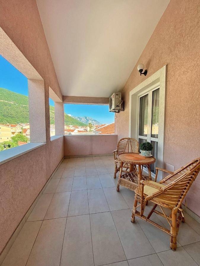 Maison d’hôte pour 3 personnes, avec vue et terrasse