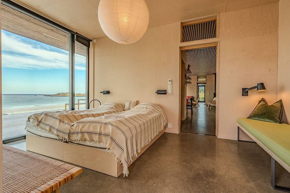 Exclusive Beach House Ramberg – Your Private Oasis in Flakstad