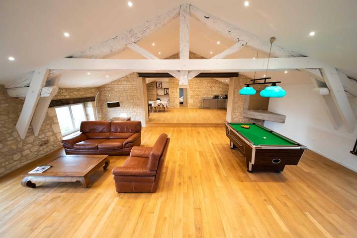 Gîte pour 6 personnes, avec terrasse et piscine