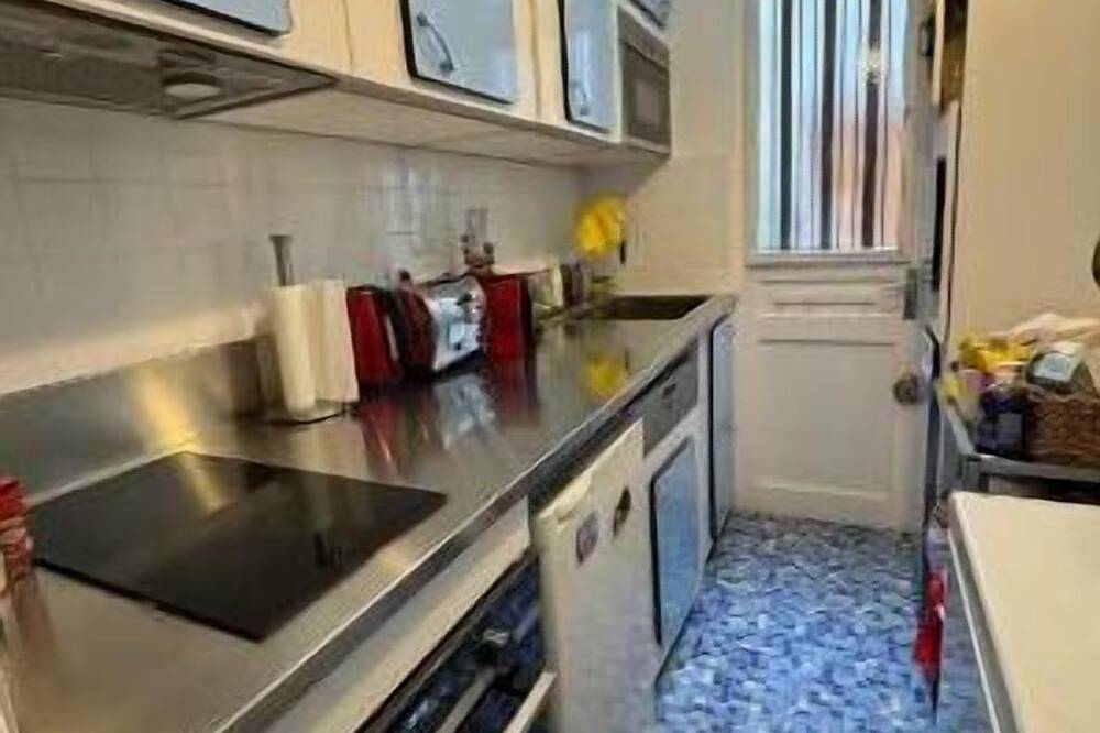 Entire apartment, 2 fully-equipped rooms – Paris Clichy metro station in Clichy, Hauts-de-Seine