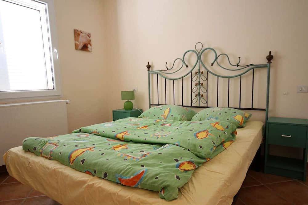 Villa de Bonaire, Alcudia, large garden + pool, close to the beach, Wifi, for 8 people in Bonaire, Alcúdia