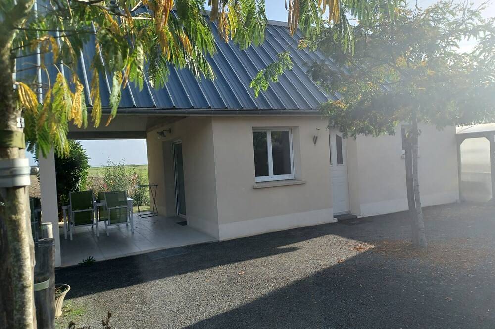 Gite au pied du mont n°1 in Ardevon, Pontorson