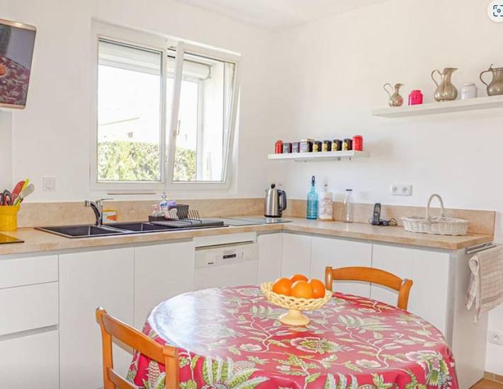 Location de vacances pour 8 personnes, avec terrasse et jardin ainsi que vue et piscine, animaux acceptés à Les Matelles - 4