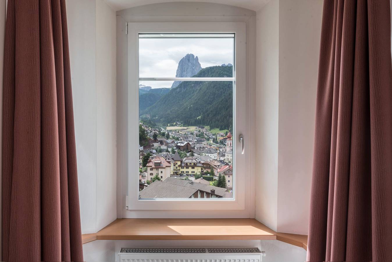 Appartamento intero, Villa Martiner Appartamento Francesco con Vista Montagna, Balcone e Wi-Fi in Ortisei, Dolomiti Superski