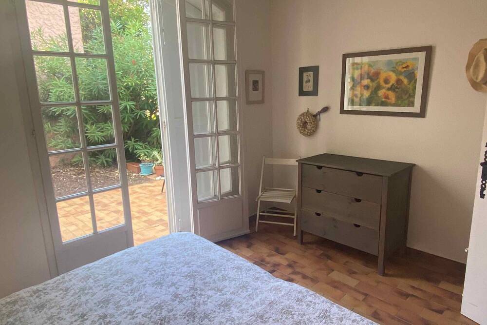 Maison de vacances avec vue sur la mer à pied de la plage, in Saint-Cyr-sur-Mer, Côte méditerranéenne (France)