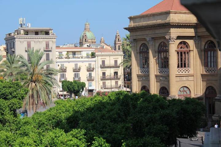 Pension voor 3 personen, with balkon and sauna as well as whirlpool in Palermo