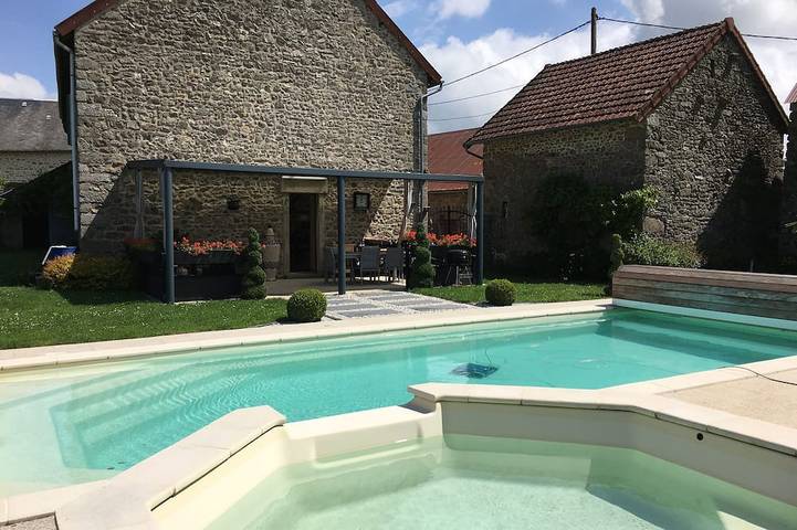 Maison de vacances pour 6 personnes, avec jardin ainsi que jacuzzi et terrasse, animaux acceptés dans la Creuse