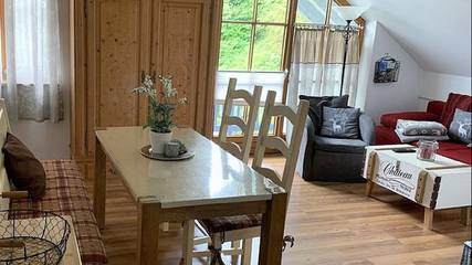 Ferienwohnung für 2 Personen, mit Ausblick und Balkon sowie Garten, mit Haustier in Schöfweg