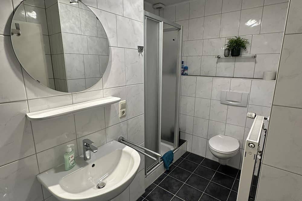 Ganze Wohnung, Gemütliche Monteur  Ferienwohnung 4 Personen ,2 Schlafzimmer, Küche, Bad ,Balkon in Hopsten, Münsterland