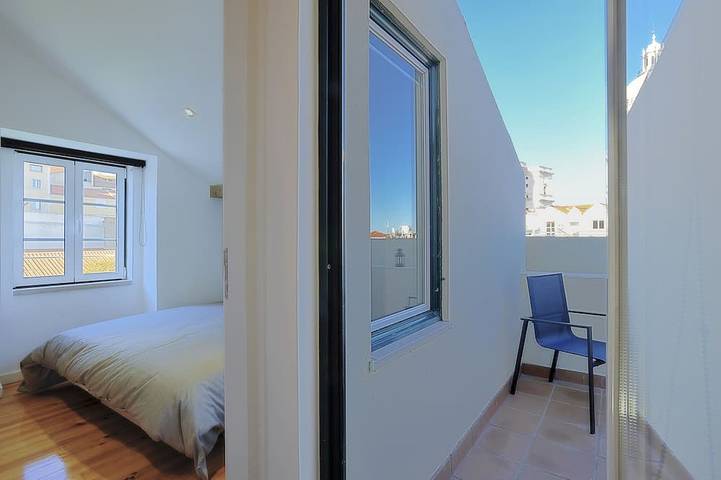 Entire apartment, Charming attic Terrace with view Pantheon - Alfama - Lisboa vida boa 2 in São Vicente de Fora, São Vicente (Lisbon)