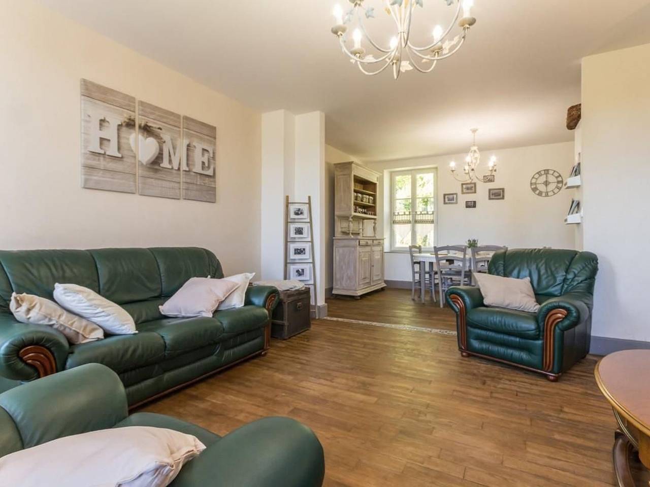 Canal Cottage: Comfort and Well-being Workshops in Châtillon-en-Bazois, Nièvre