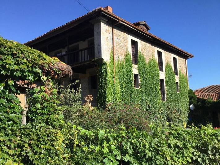 Casa rural para 14 personas, con vistas y jardín en Pesaguero