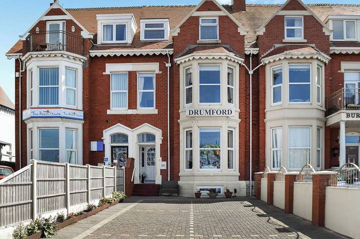 Cottage for 19 people in Blackpool