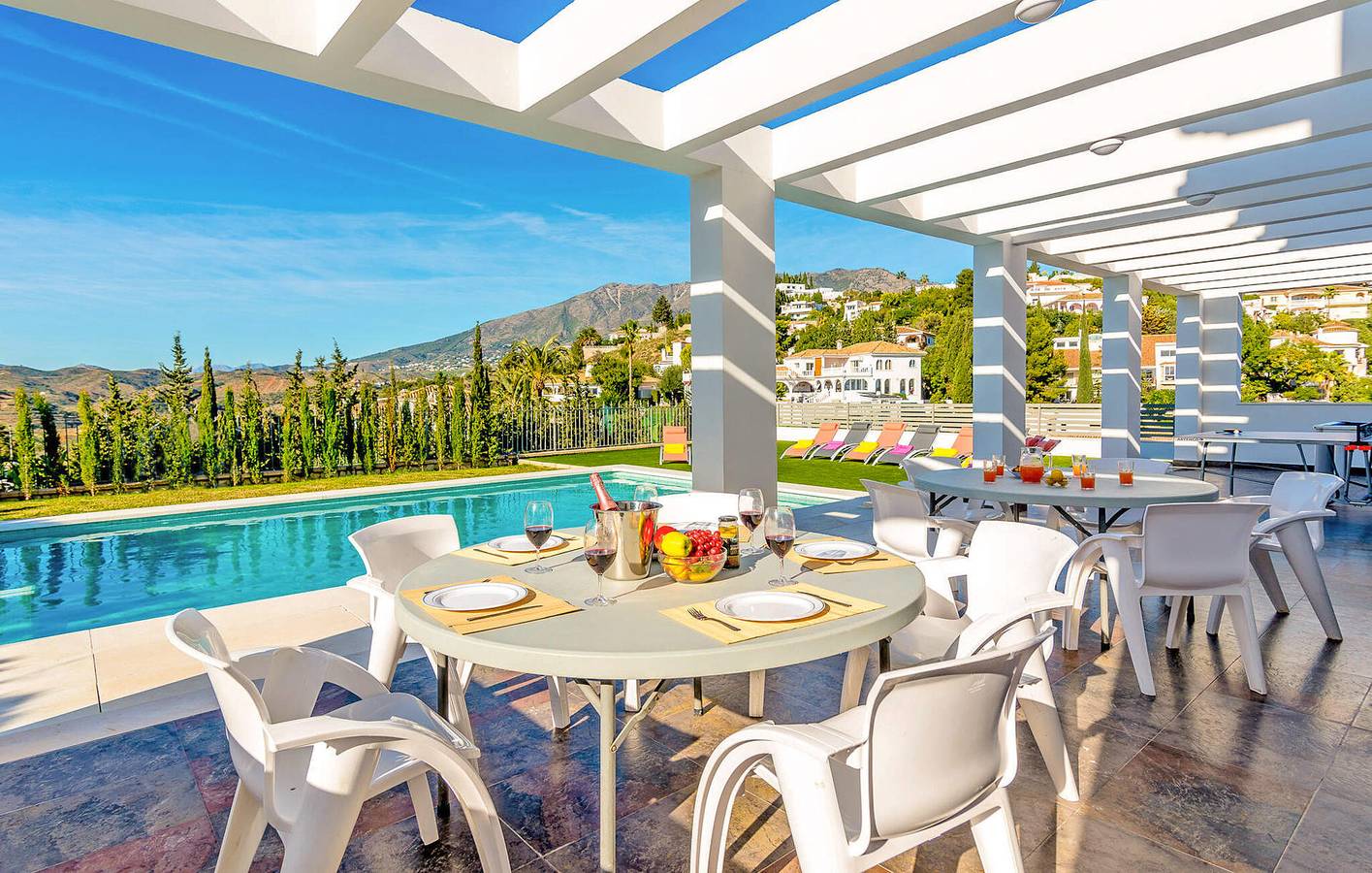 Feriehus for 10 personer med terrasse in Mijas Costa, Mijas