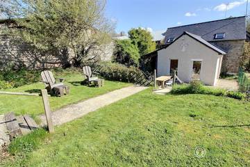 Gîte pour 5 personnes, avec terrasse ainsi que piscine et jardin, animaux acceptés dans Saint-Maudez