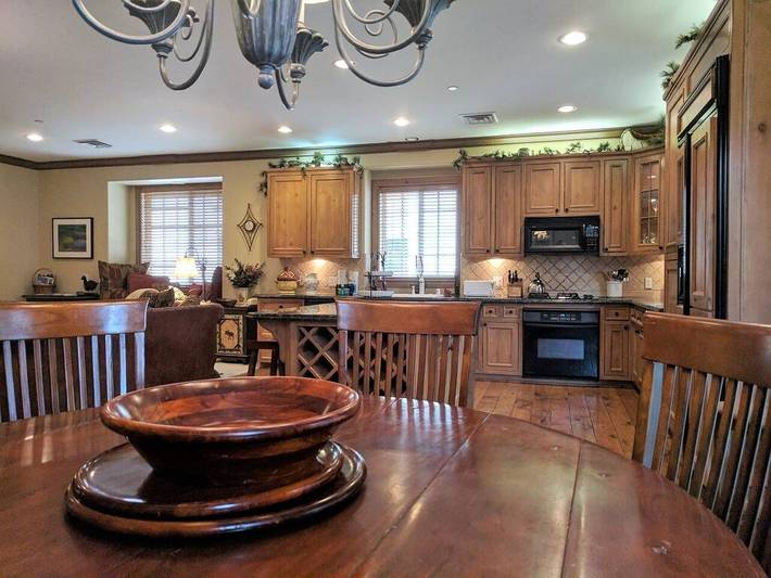 Chalet for 20 people, with yard and sauna as well as hot tub in Mammoth Lakes