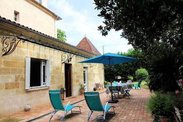 Location de vacances pour 6 personnes, avec jardin à Mouliets-et-Villemartin
