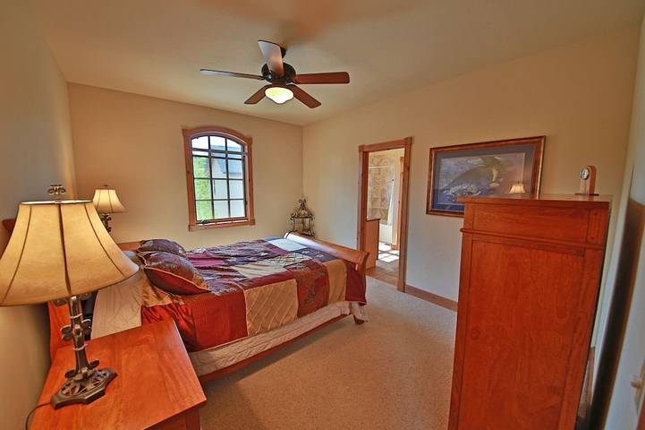 Vacation rental for 10 people, with hot tub and balcony in Fraser