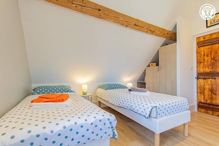 Location de vacances pour 8 personnes, avec jardin et piscine à Saint-Bonnet-de-Joux - 4