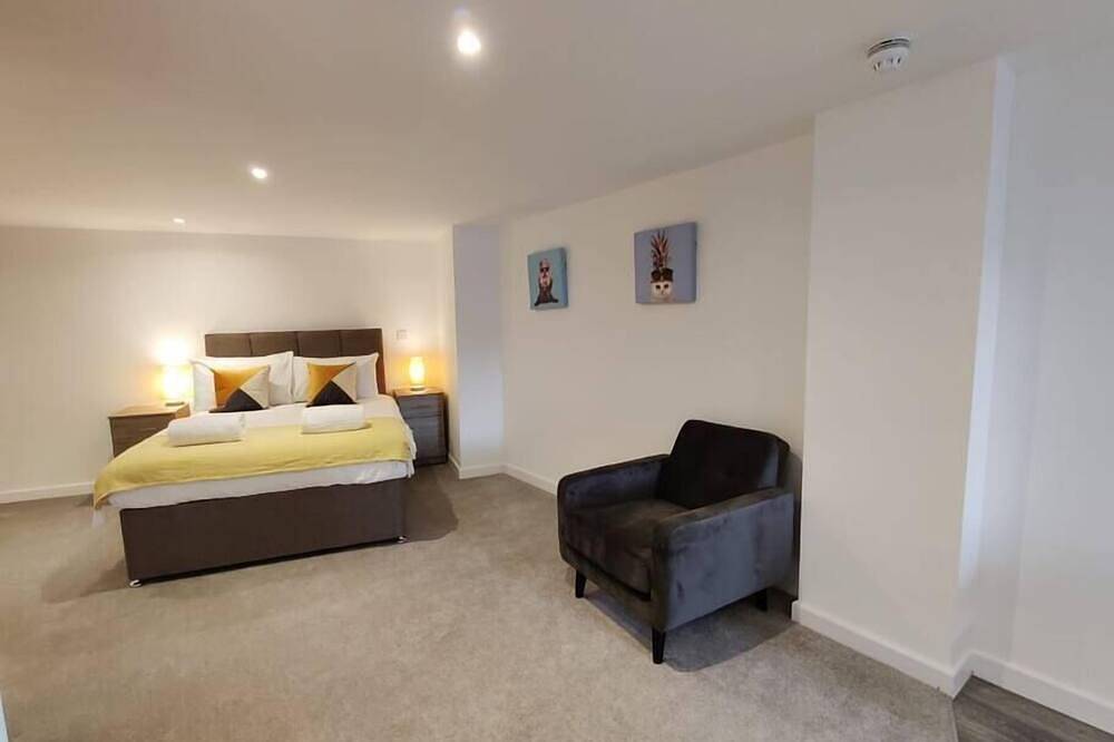 Appartamento intero, Fully Equipped Kitchen, Double room, Parking in Swansea, Swansea e dintorni