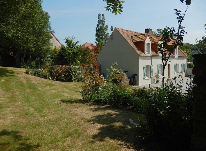 Gîte pour 10 personnes, avec Terrasse et Jardin à Escalles