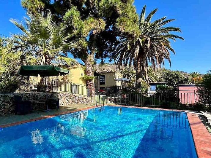 Villa for 5 people, with Terrace and Yard in La Palma