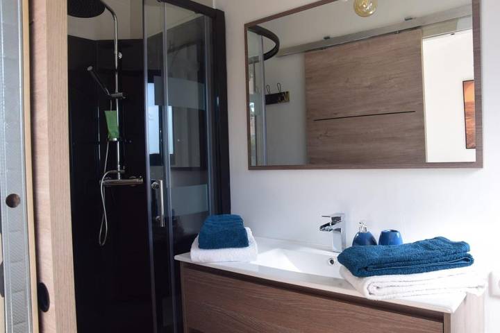 Location de vacances pour 2 personnes, avec jardin et terrasse, animaux acceptés à Lacanau - 4