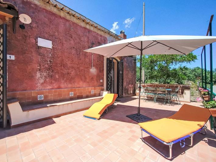 Location de vacances pour 4 personnes, avec Terrasse et Jardin à Piedimonte Etneo - 2
