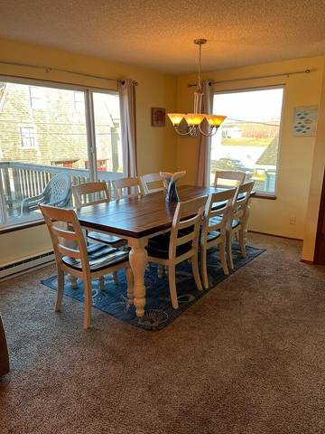 Vacation Home for 10 Guests in Rockaway Beach, Oregon Coast, Picture 3