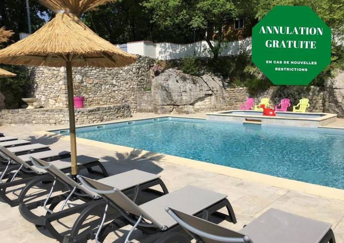 Location de vacances pour 2 personnes, avec terrasse ainsi que vue et piscine à Vogüé - 2