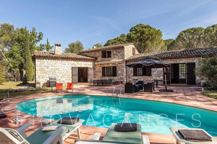 Villa pour 10 personnes, avec piscine et balcon/terrasse à Fayence