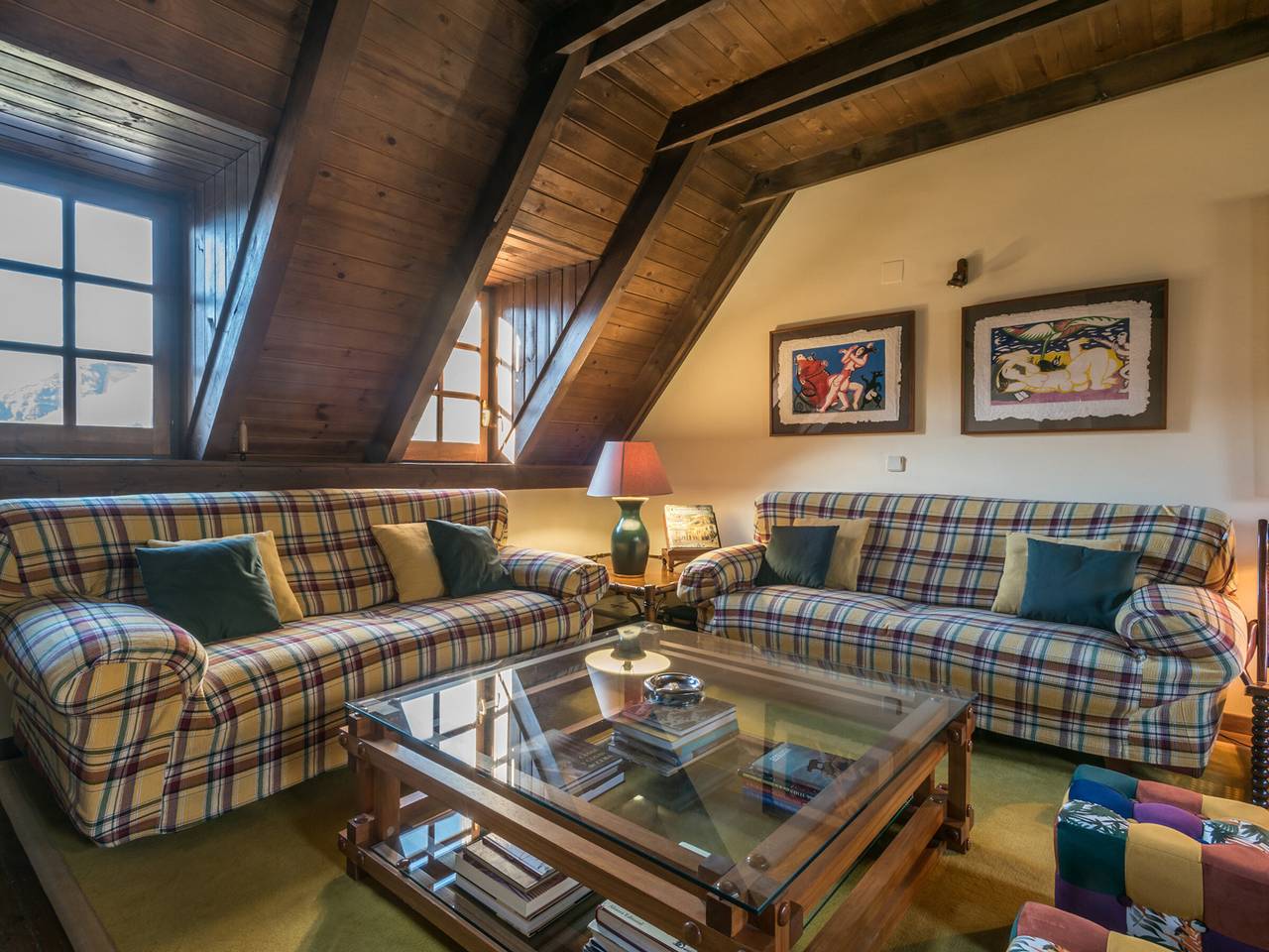 Traditional house in Salardú, perfect for skiing in the Pyrenees in Naut Aran, Baqueira Beret