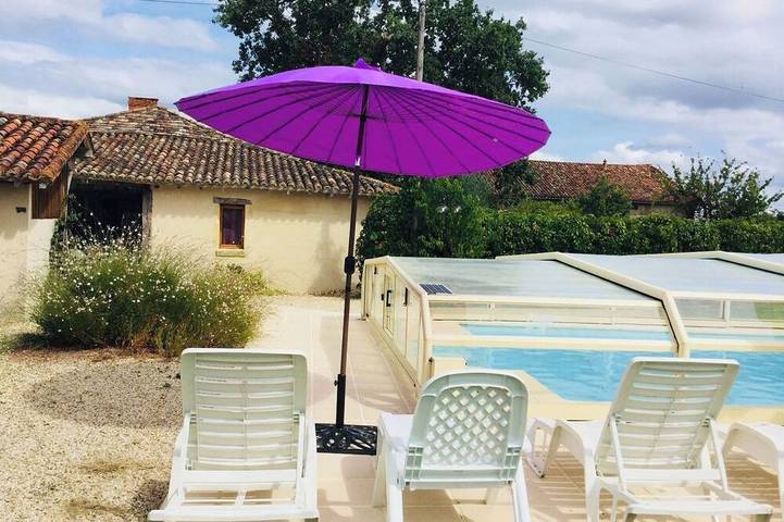 Location de vacances pour 6 personnes, avec terrasse et jardin à Échourgnac