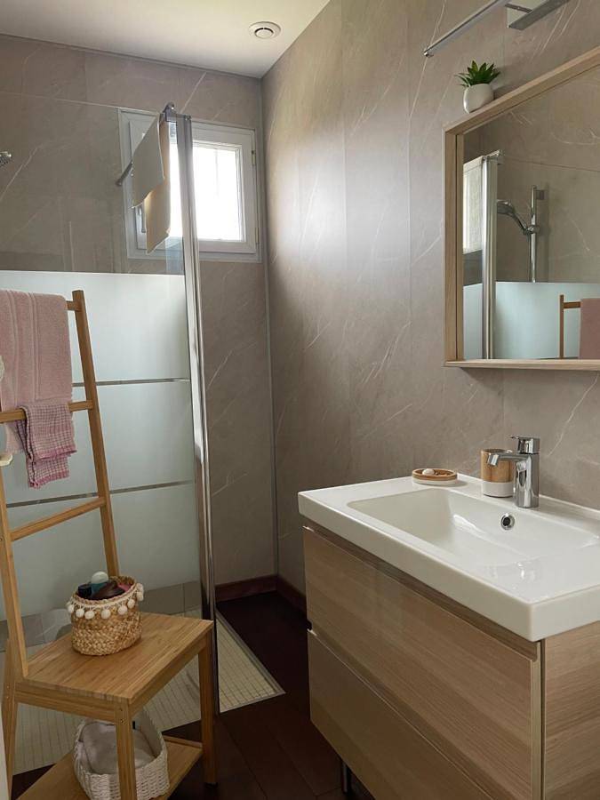 Double Room with Private Bathroom in Savigné-l'Évêque, Sarthe