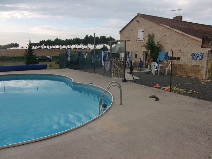 Gîte pour 8 personnes, avec jardin ainsi que piscine et terrasse dans Fontenay-le-Comte - 3