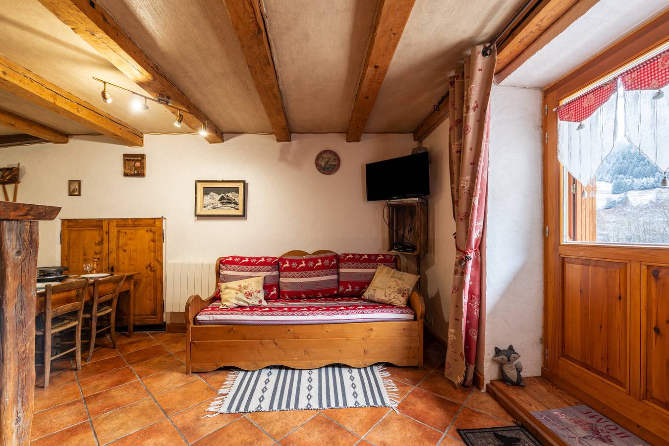 Ganzes Studio, Einzimmerapartment "2-4 Personen" mit Bergblick, privater Terrasse und Wlan in Beaufort (Rhône-Alpes), Albertville und Umgebung