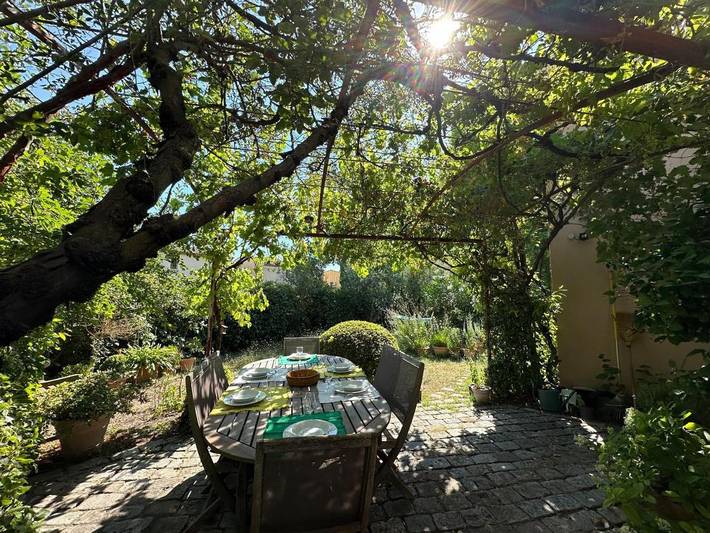 Gîte pour 6 personnes, avec jardin à Puyricard