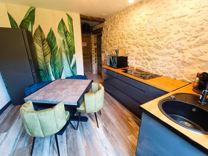 Location de vacances pour 2 personnes, avec terrasse et jacuzzi à Saint-Vincent-Rive-d'Olt - 4