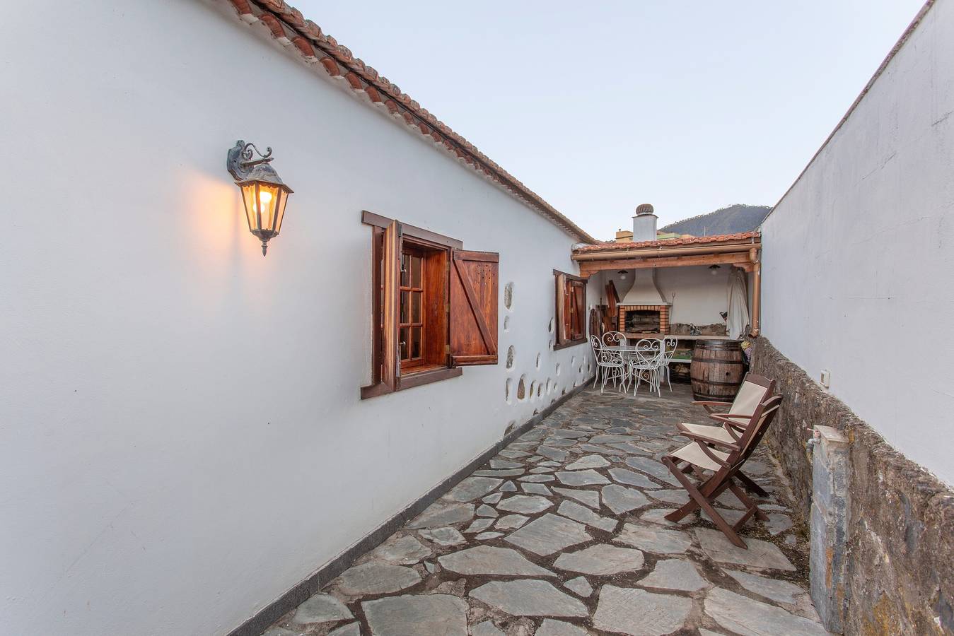 Apartamento entero, Apartamento vacacional 'El Pajar De Inés' con vistas al mar, terraza privada y Wi-Fi in La Orotava, Tenerife Norte