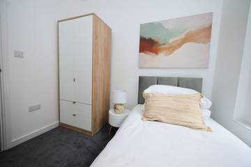 Apartment for 5 People in Bedford, Bedfordshire, Photo 4