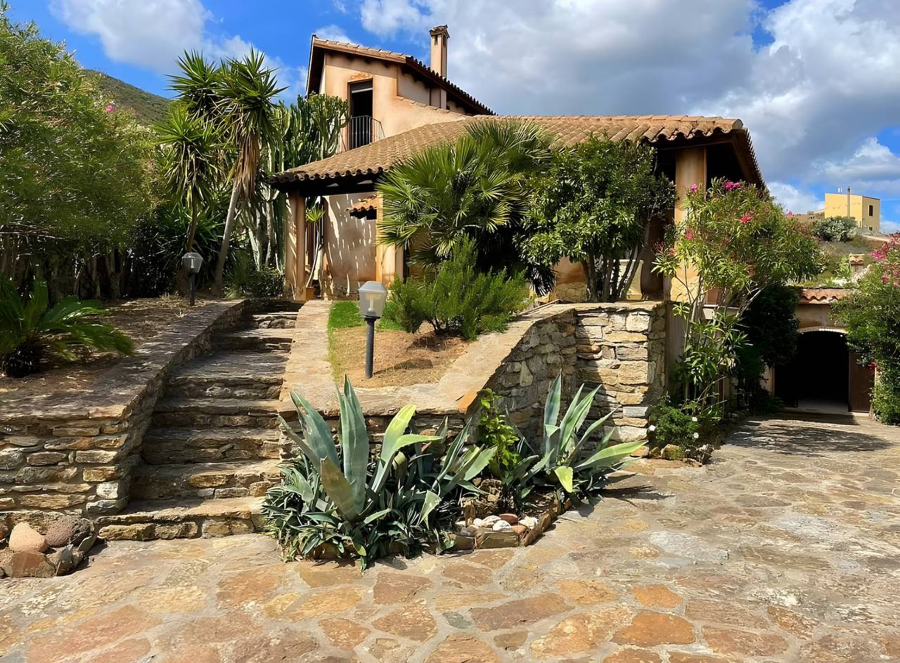 Villa 'Scholl Muravera' with Sea View, Wi-Fi and Air Conditioning in Muravera, Cagliari Province