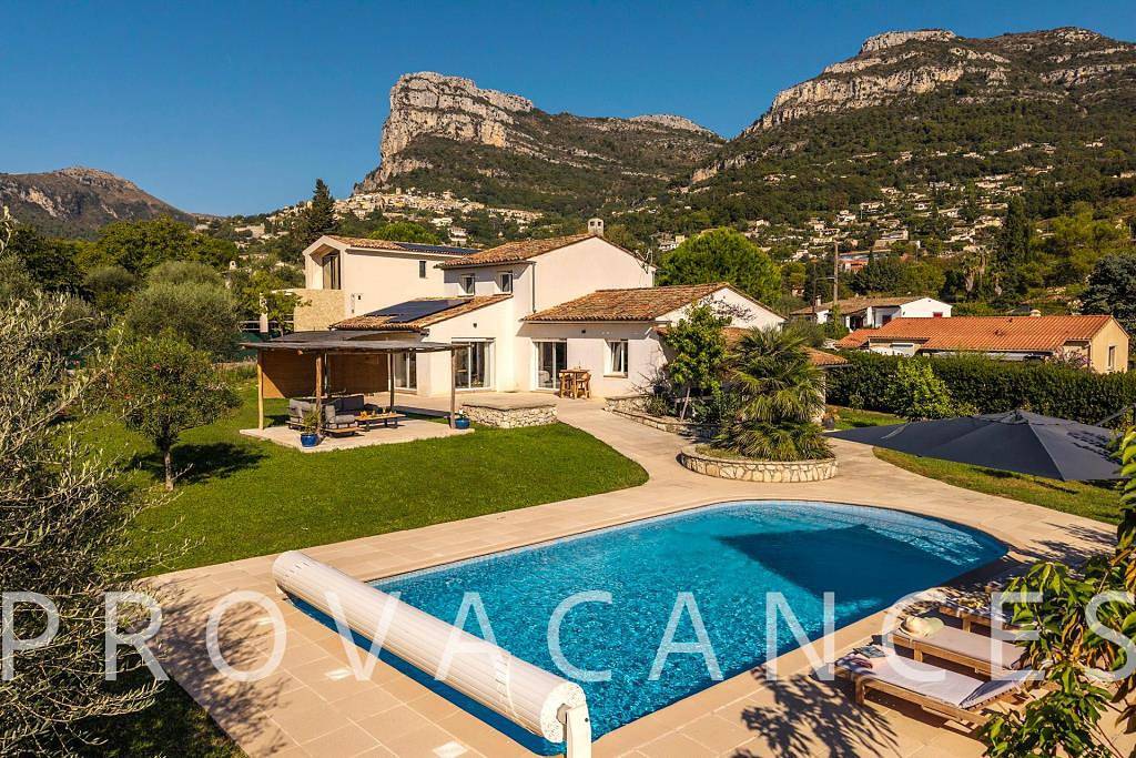 Villa with large pool in St. Jeannet in Saint-Jeannet, Mediterranean Coast (France)