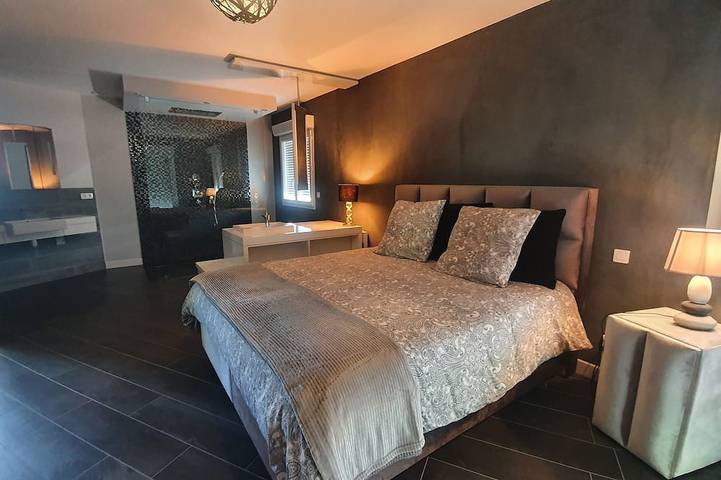 Location de vacances pour 6 personnes, avec jacuzzi ainsi que terrasse et jardin à Villefranque - 2